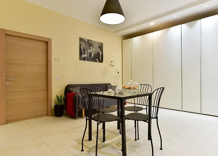 דירה 4bnb - Spacious Retreat By Colosseo *